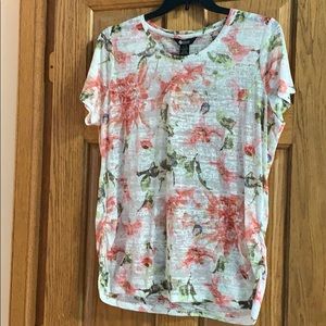 Short sleeve floral T-shirt.